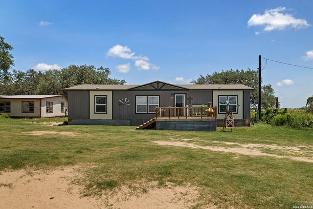 490 Hernandez, Poteet, TX 78065