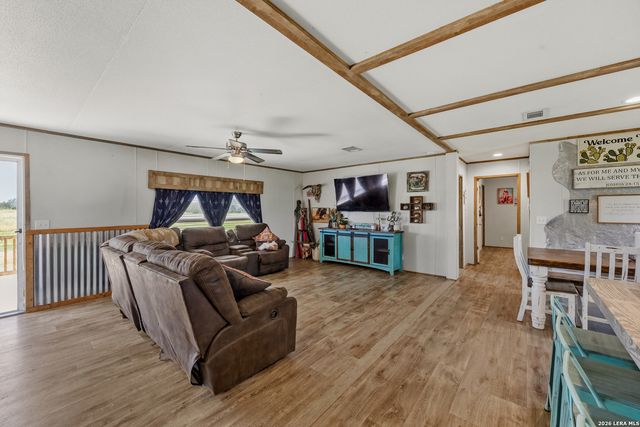 490 Hernandez, Poteet, TX 78065