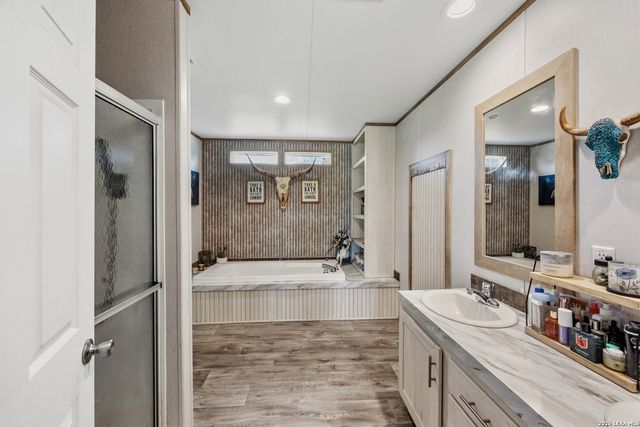 490 Hernandez, Poteet, TX 78065