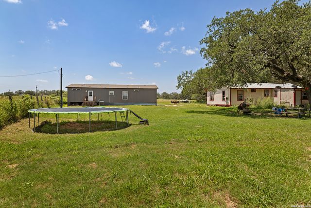 490 Hernandez, Poteet, TX 78065