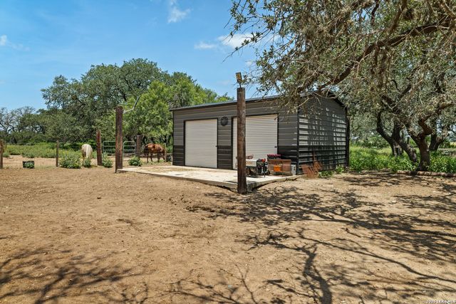 490 Hernandez, Poteet, TX 78065