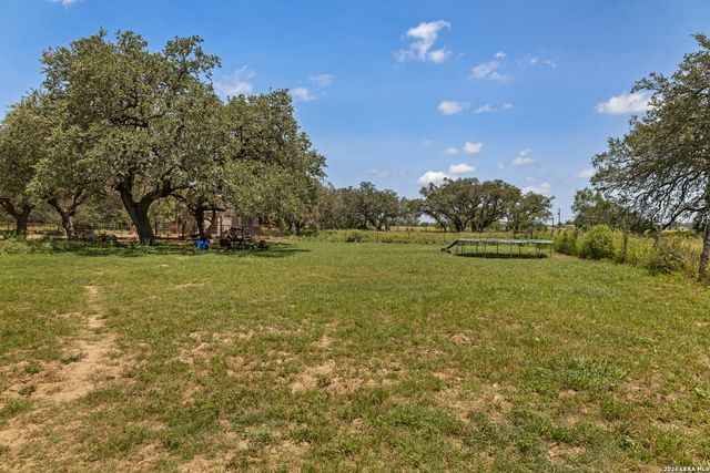 490 Hernandez, Poteet, TX 78065