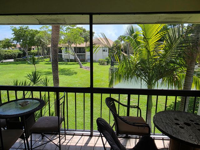 159 NW 70th Street 512, Boca Raton, FL 33487
