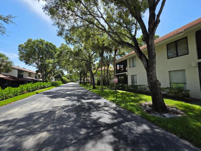 159 NW 70th Street 512, Boca Raton, FL 33487