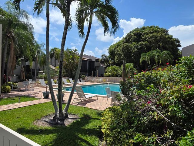 159 NW 70th Street 512, Boca Raton, FL 33487