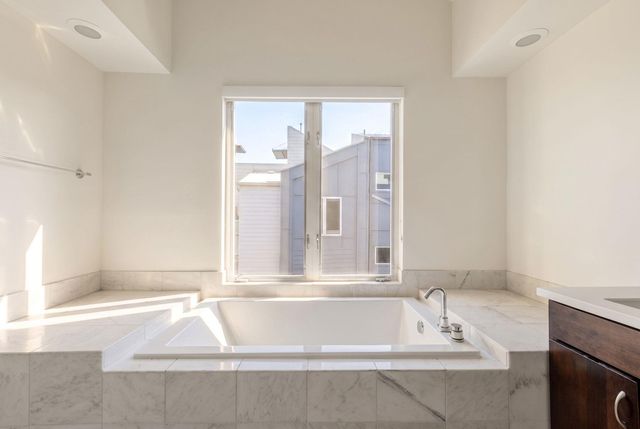 1500 Summit ST 5, Austin, TX 78741