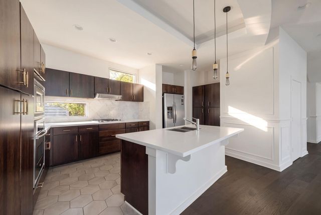1500 Summit ST 5, Austin, TX 78741