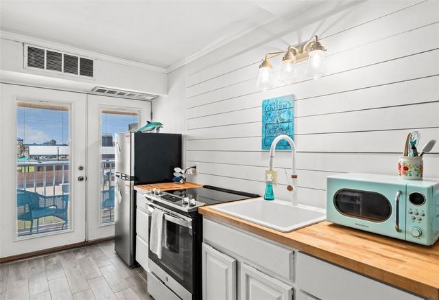 14300 S Padre Island Dr 136, Corpus Christi, TX 78418