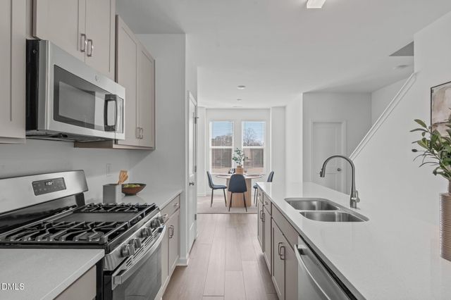 447 N Fisher Street, Raleigh, NC 27610