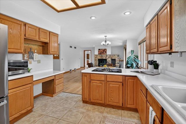 6841 Cross Country Road, Verona, WI 53593
