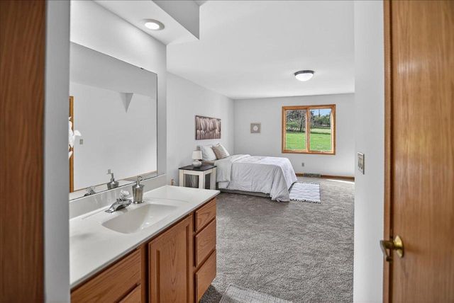 6841 Cross Country Road, Verona, WI 53593