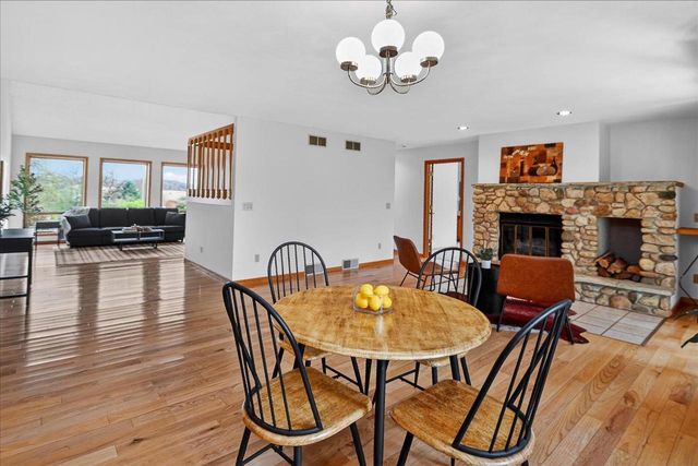 6841 Cross Country Road, Verona, WI 53593