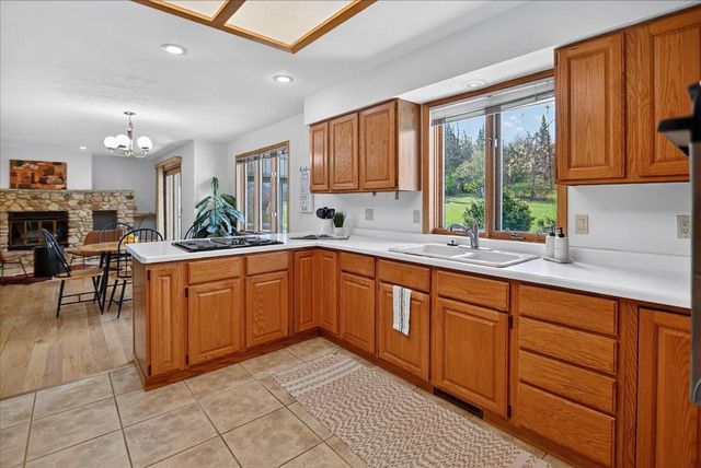 6841 Cross Country Road, Verona, WI 53593