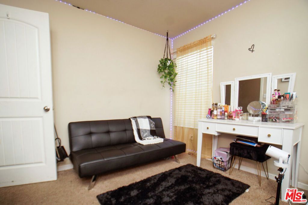 Image 11 of property listing at 6014 Samuelson Street, Bakersfield, CA 93313
