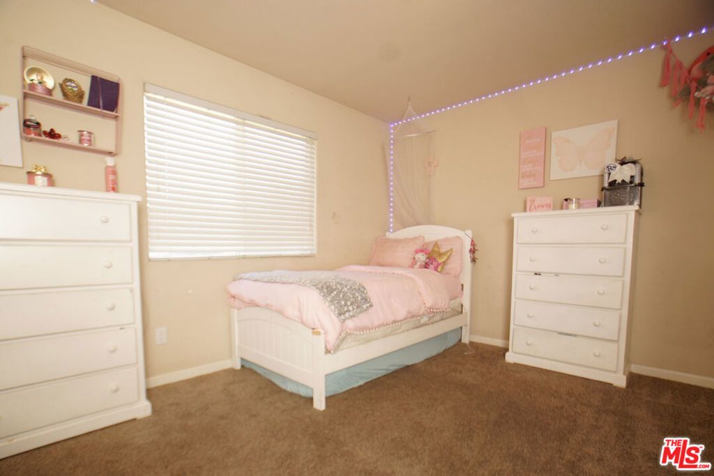 Image 14 of property listing at 6014 Samuelson Street, Bakersfield, CA 93313