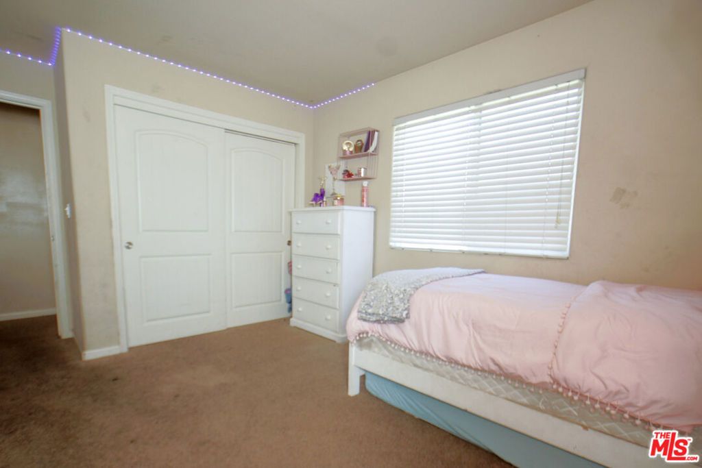 Image 15 of property listing at 6014 Samuelson Street, Bakersfield, CA 93313