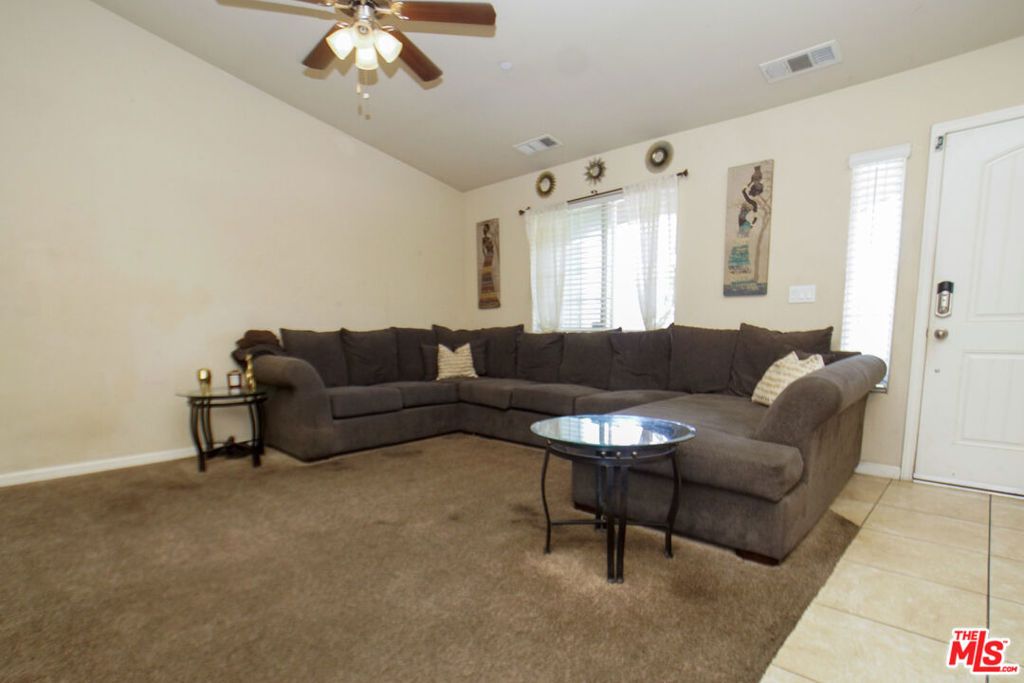 Image 19 of property listing at 6014 Samuelson Street, Bakersfield, CA 93313