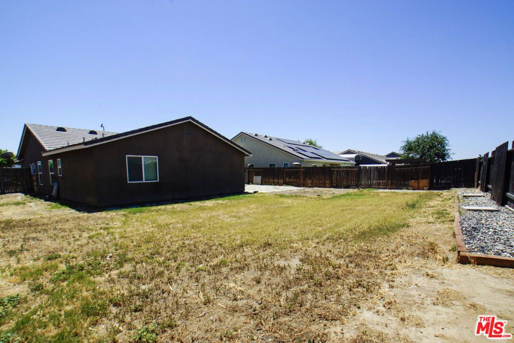 Image 20 of property listing at 6014 Samuelson Street, Bakersfield, CA 93313
