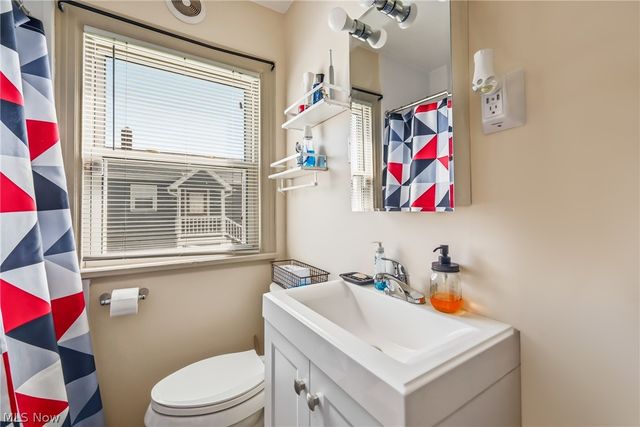7202 Sheldon Avenue, Youngstown, OH 44512