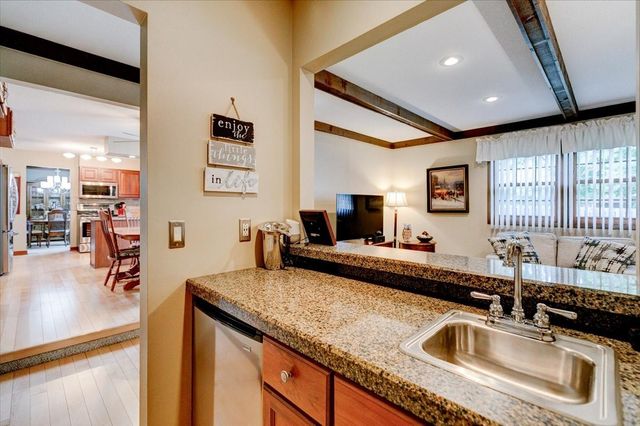 729 39th Street, West Des Moines, IA 50265