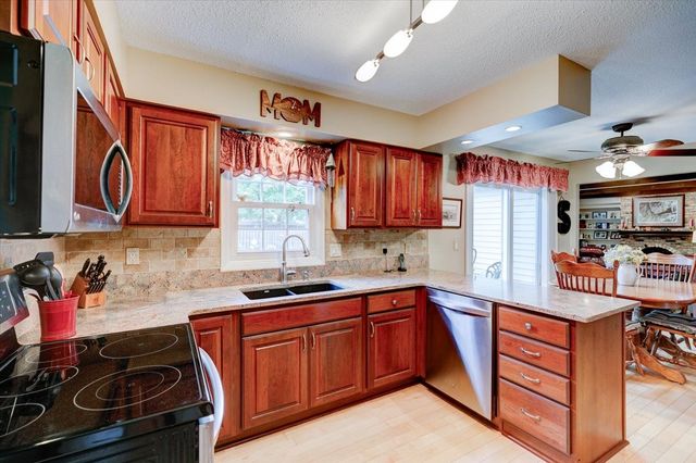 729 39th Street, West Des Moines, IA 50265