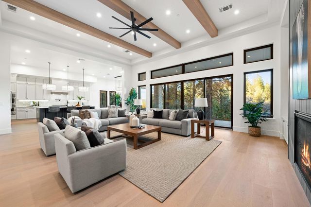 3920 Bankhead Rd, Loomis, CA 95650