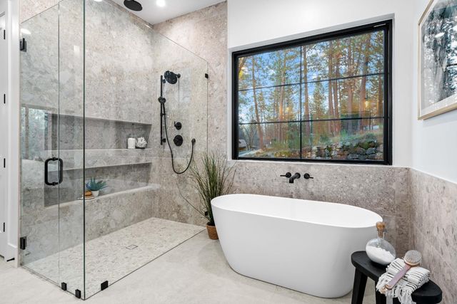 3920 Bankhead Rd, Loomis, CA 95650