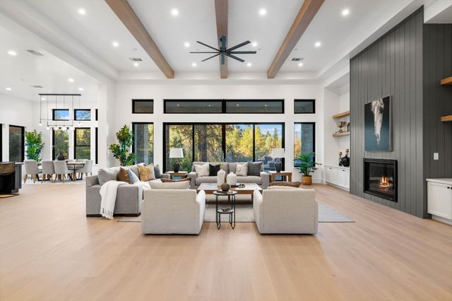 3920 Bankhead Rd, Loomis, CA 95650