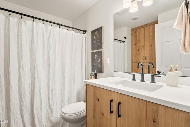 1940 SW Forest Ridge Avenue, Bend, OR 97702