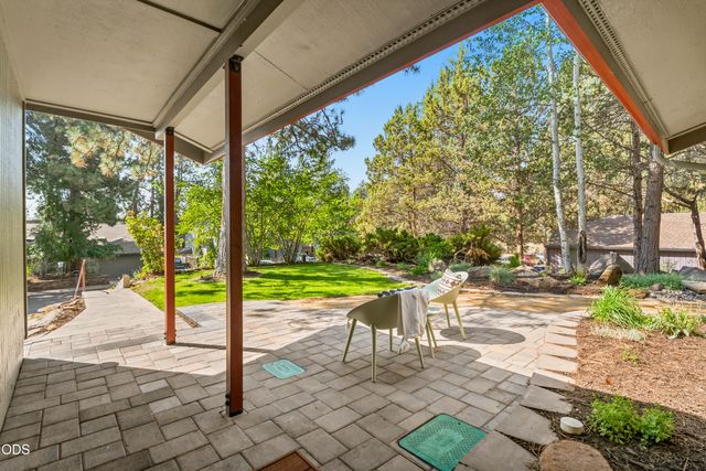 1940 SW Forest Ridge Avenue, Bend, OR 97702