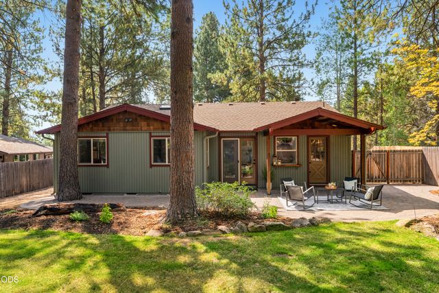 1940 SW Forest Ridge Avenue, Bend, OR 97702