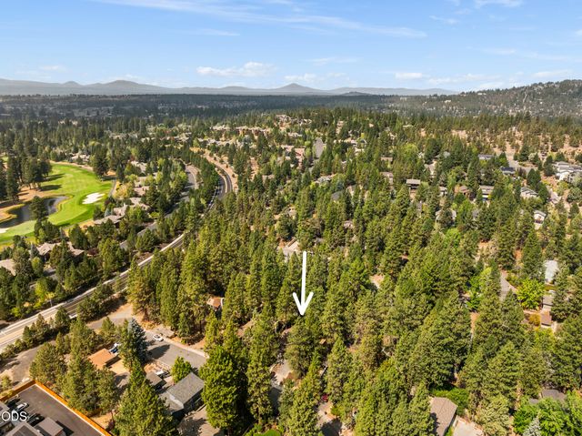 1940 SW Forest Ridge Avenue, Bend, OR 97702