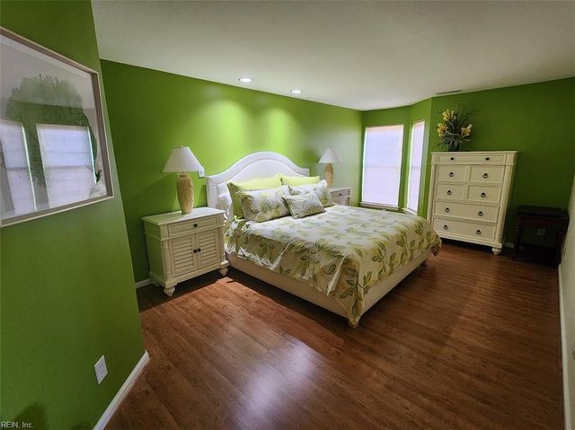 417 Harbour Pt Apt 202, Virginia Beach, VA 23451