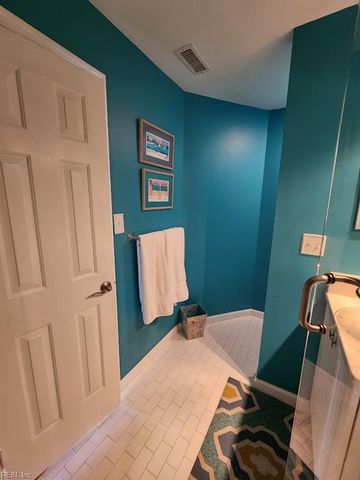 417 Harbour Pt Apt 202, Virginia Beach, VA 23451