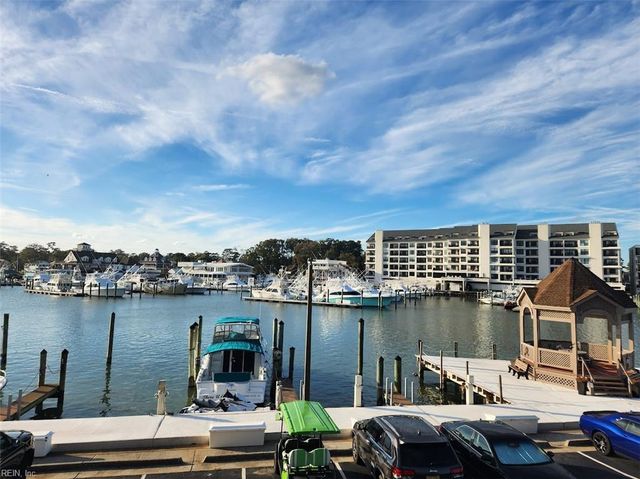 417 Harbour Pt Apt 202, Virginia Beach, VA 23451