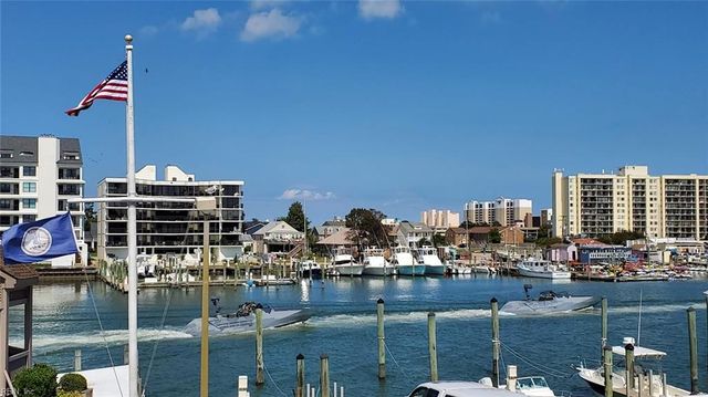 417 Harbour Pt Apt 202, Virginia Beach, VA 23451