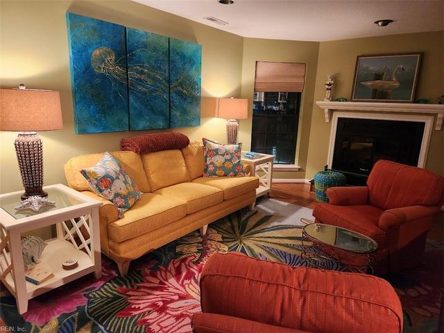 417 Harbour Pt Apt 202, Virginia Beach, VA 23451