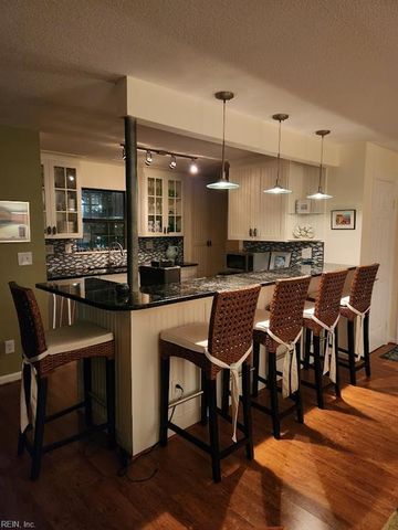 417 Harbour Pt Apt 202, Virginia Beach, VA 23451
