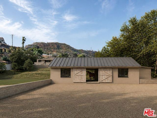 570 Schueren, Malibu, CA 90265
