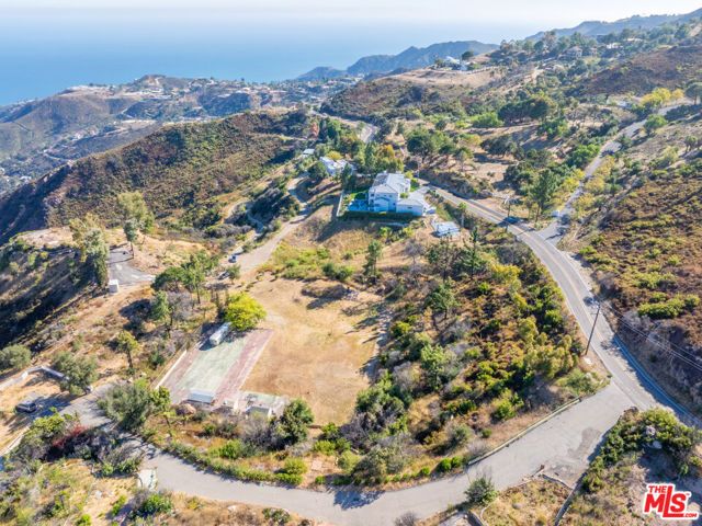 570 Schueren, Malibu, CA 90265