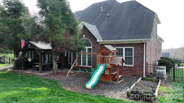 2696 Charleston Court, Claremont, NC 28610