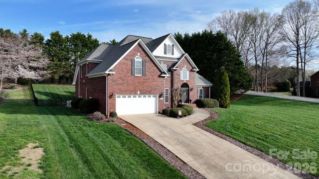 2696 Charleston Court, Claremont, NC 28610