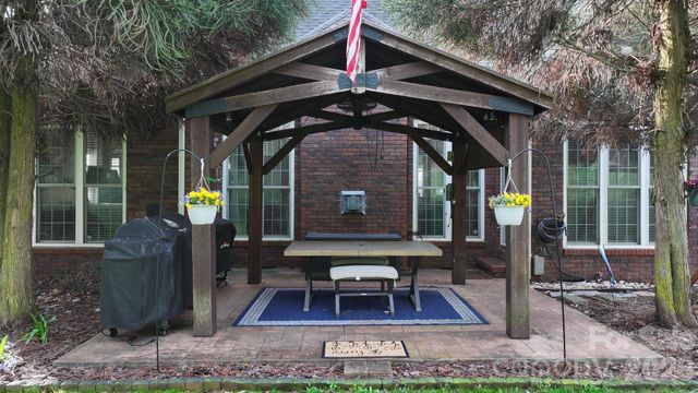 2696 Charleston Court, Claremont, NC 28610