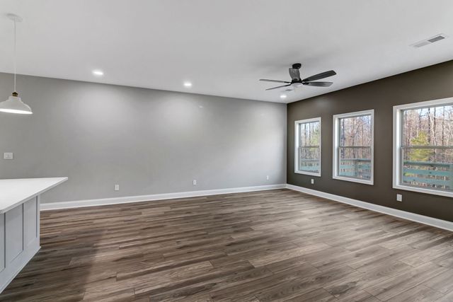 96 Mockingbird Ln, Paris, TN 38242