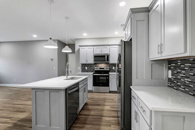 96 Mockingbird Ln, Paris, TN 38242