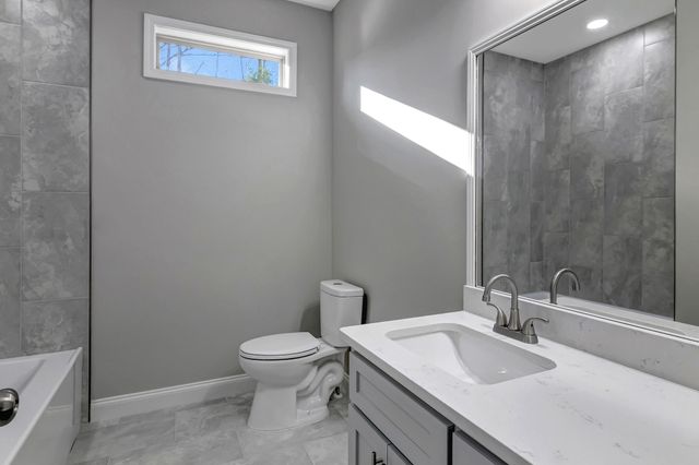 96 Mockingbird Ln, Paris, TN 38242