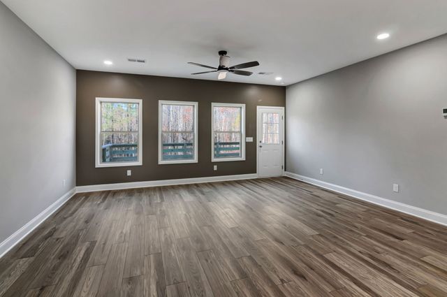 96 Mockingbird Ln, Paris, TN 38242