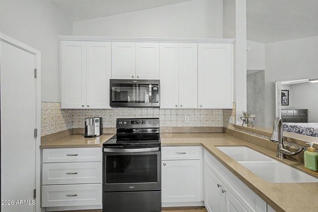 1813 E BUENA VISTA Drive, Chandler, AZ 85249