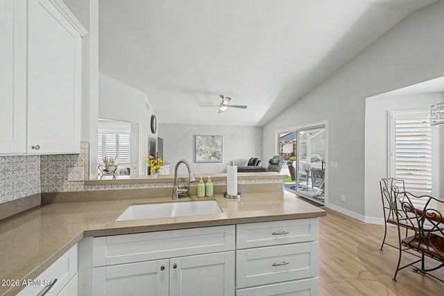 1813 E BUENA VISTA Drive, Chandler, AZ 85249