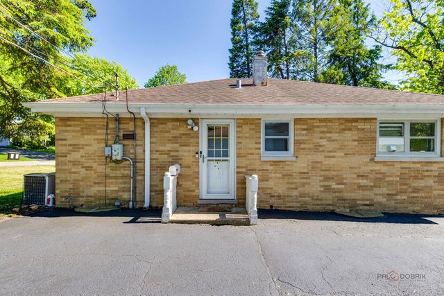 217 Dalton Avenue, Mundelein, IL 60060